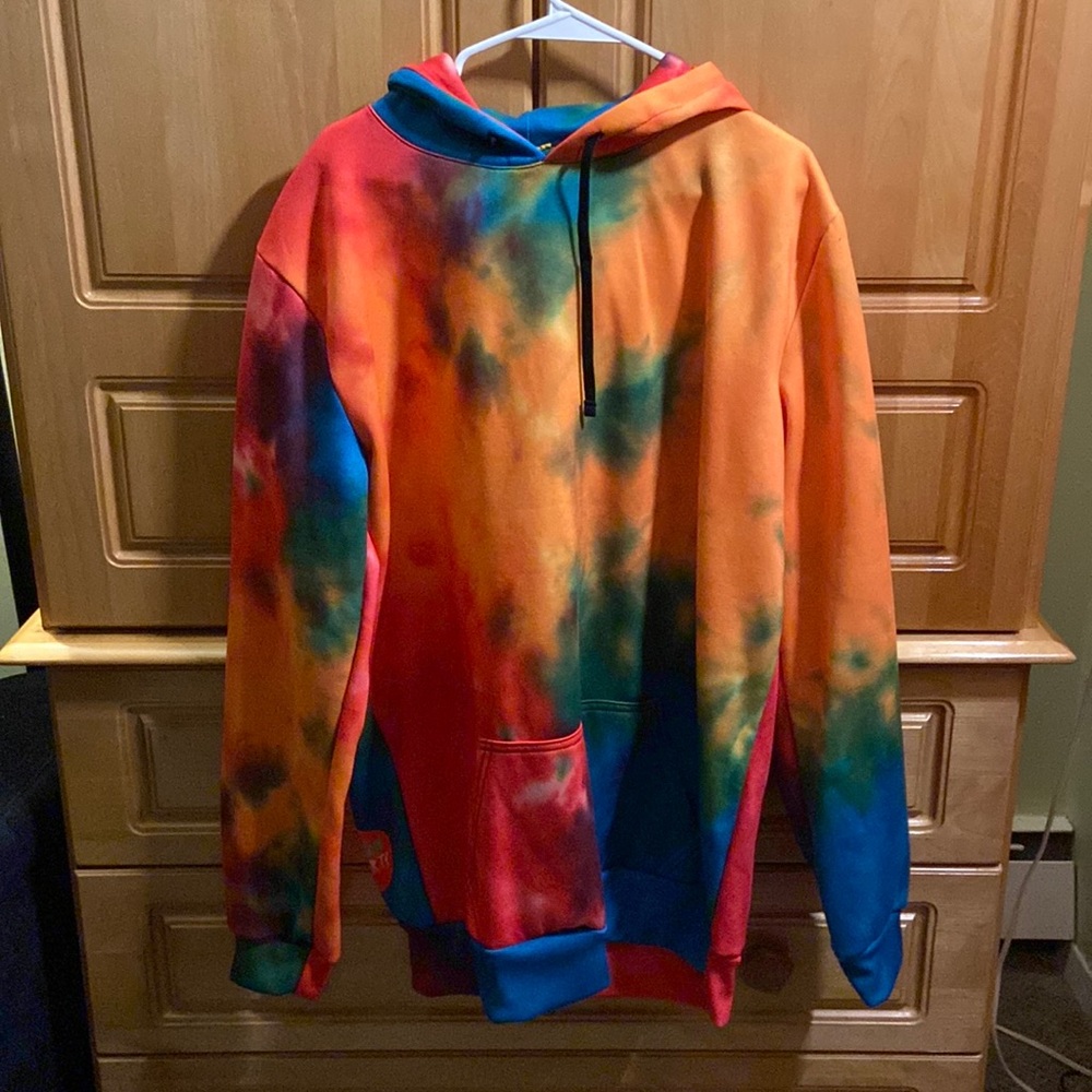 Teen Hearts Tie Dye Hoodie Men’s Size XL